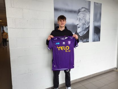 K. Beerschot V.A. gesigneerd shirt