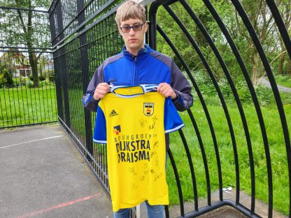 SC Cambuur gesigneerd thuisshirt