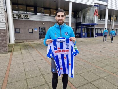 Gesigneerd shirt sc Heerenveen (met badges)