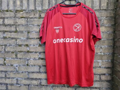 Almere City FC trainingsshirt nummer 33