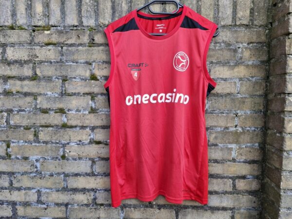 Almere City FC mouwloos shirt nummer 4