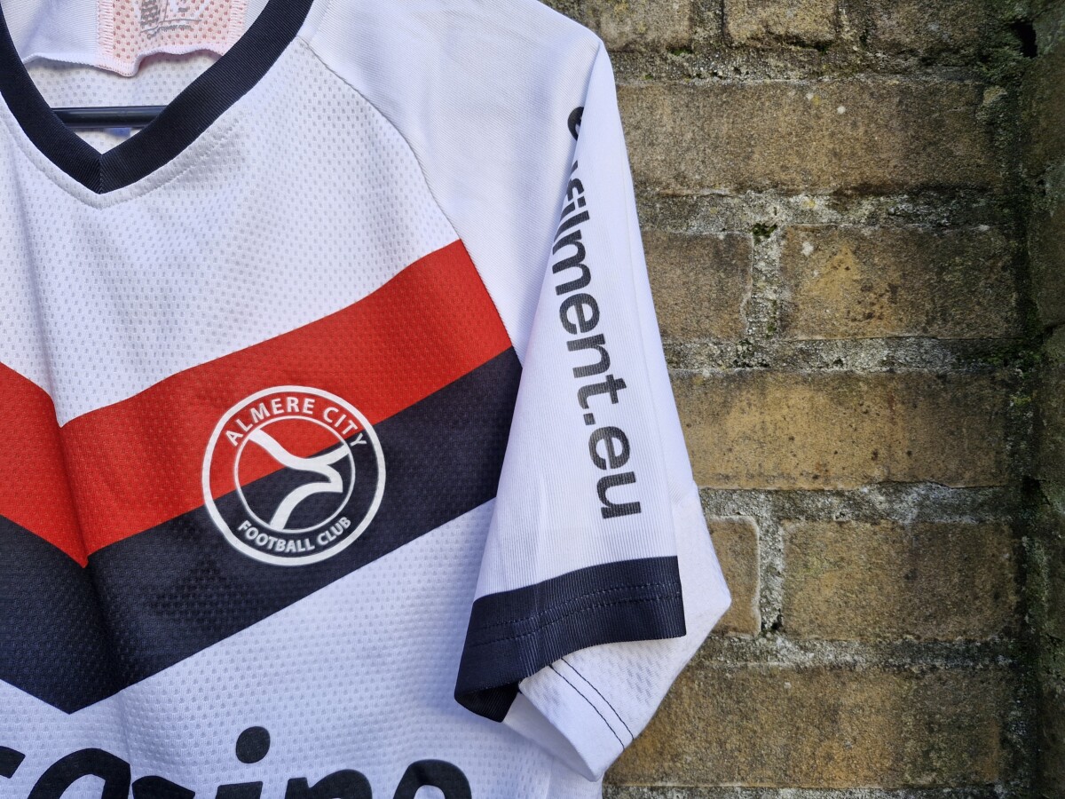 Wedstrijdshirt + broekje Jason van Duiven (met badge) - Afbeelding 2