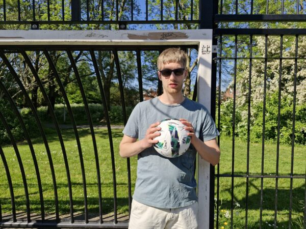 Sporting Hasselt gehandtekende bal