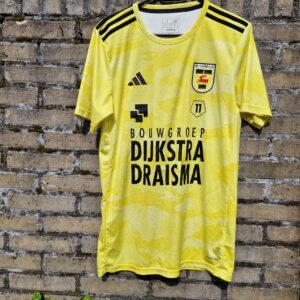 SC Cambuur Warming up shirt nummer 11