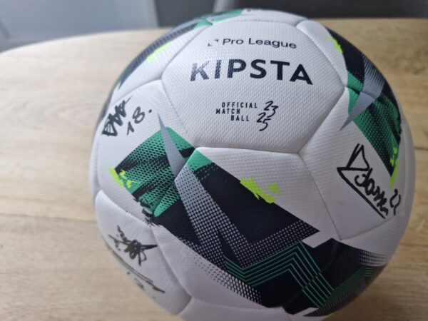 Sporting Hasselt gehandtekende bal - Afbeelding 4