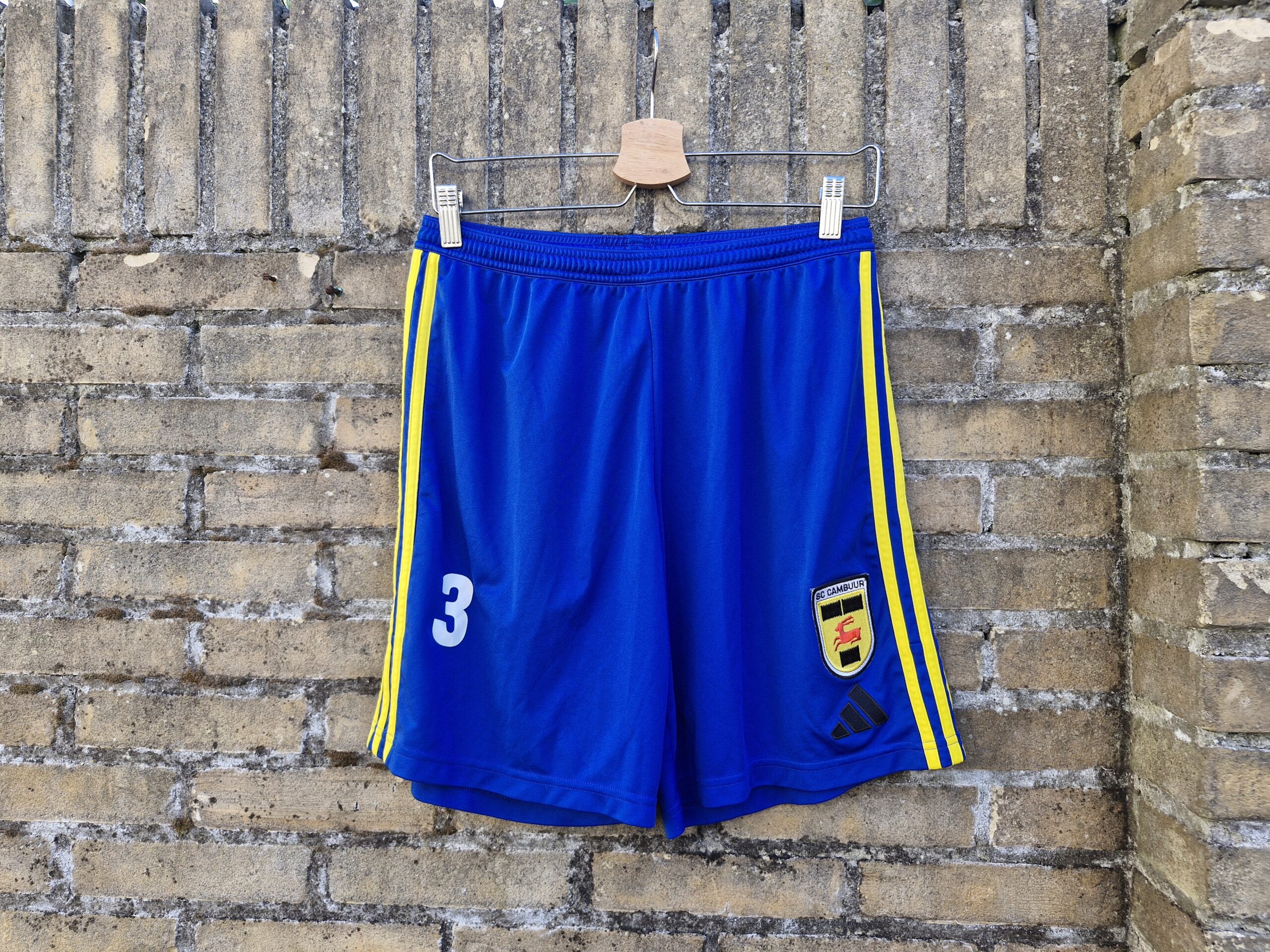 SC Cambuur jeugdshirt + broekje nummer 3 (thuis) - Afbeelding 4