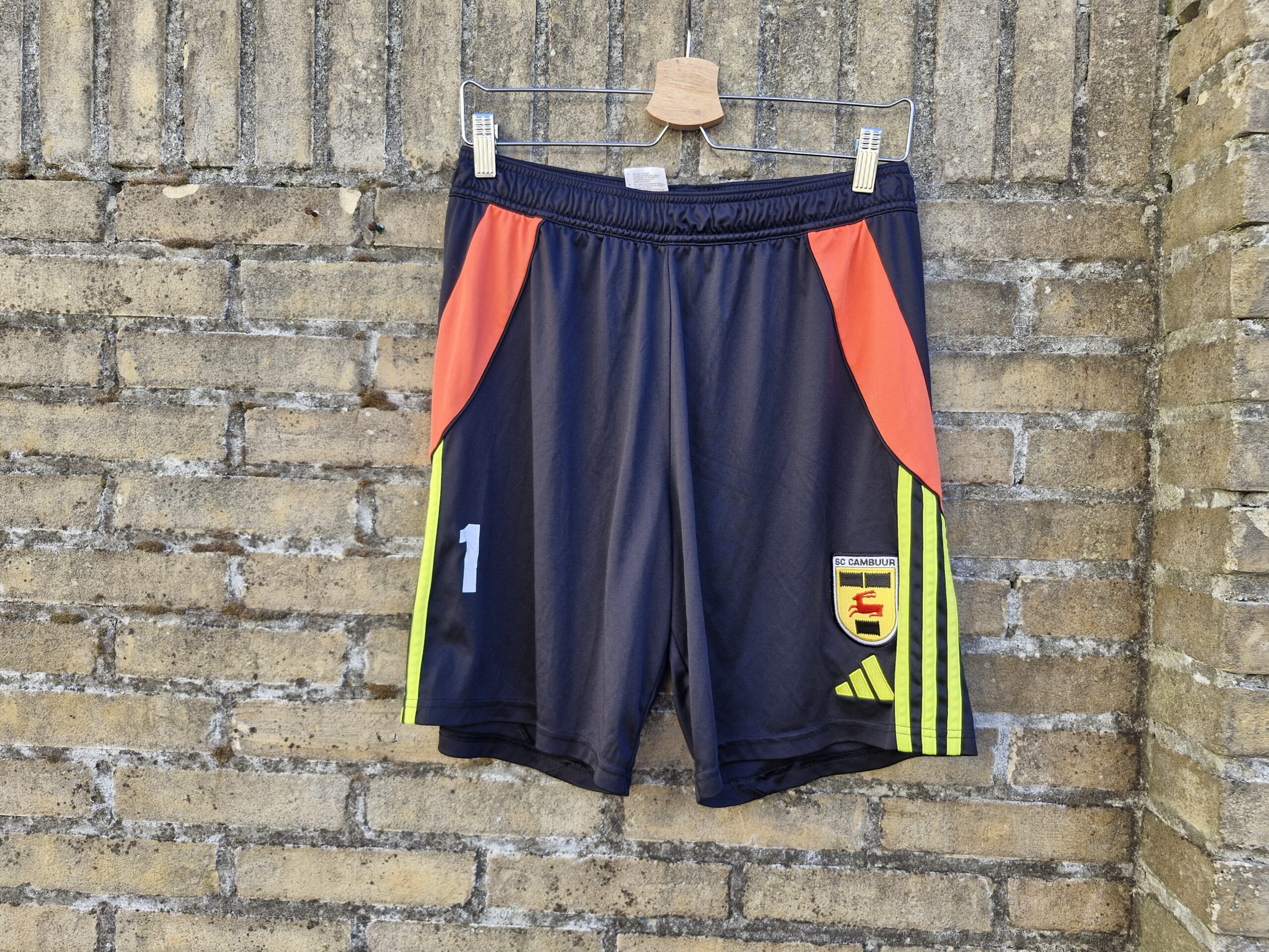 SC Cambuur jeugdshirt + broekje nummer 1 (zwart) - Afbeelding 3