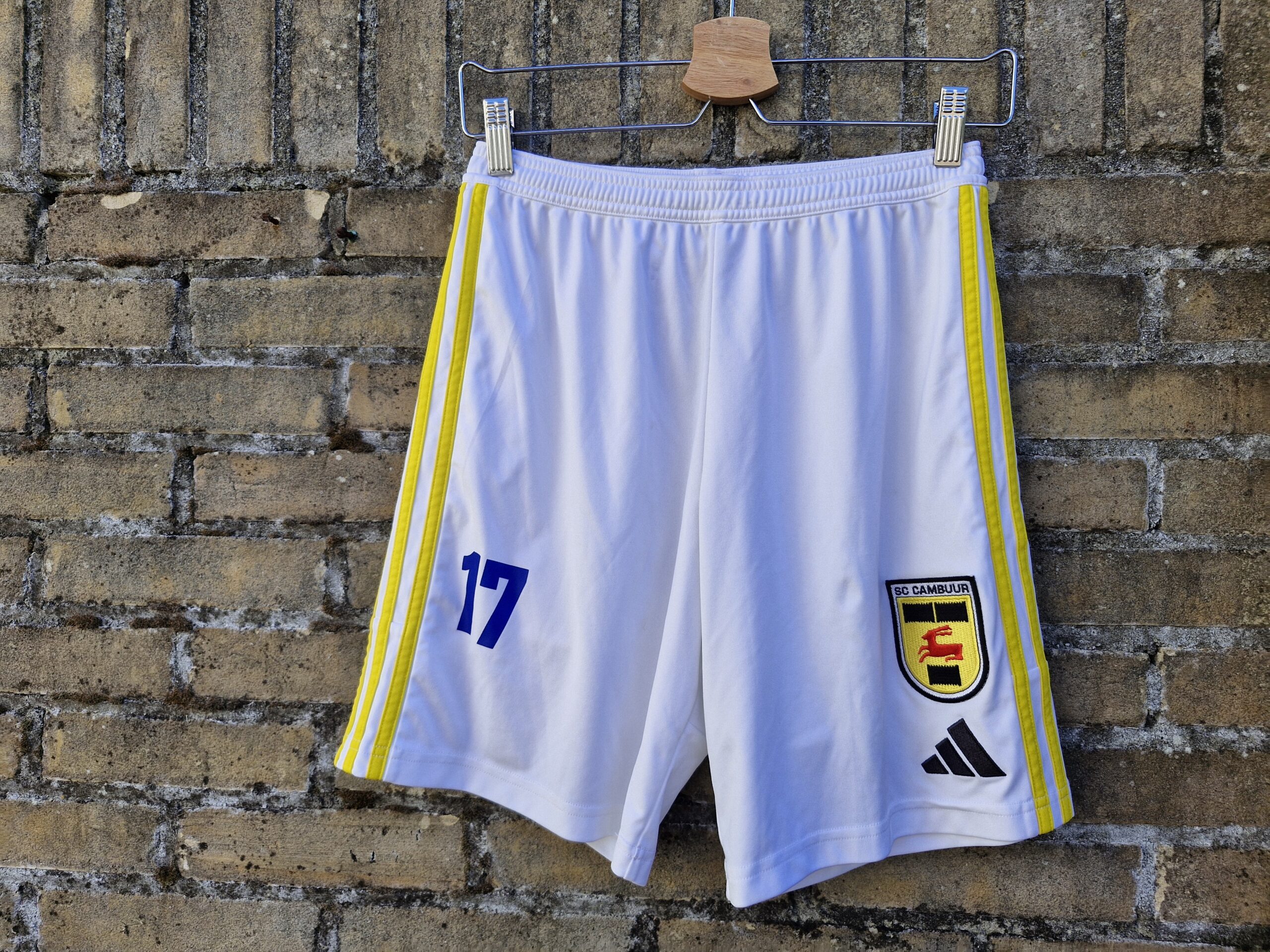 SC Cambuur jeugdshirt + broekje nummer 17 (uit) - Afbeelding 4