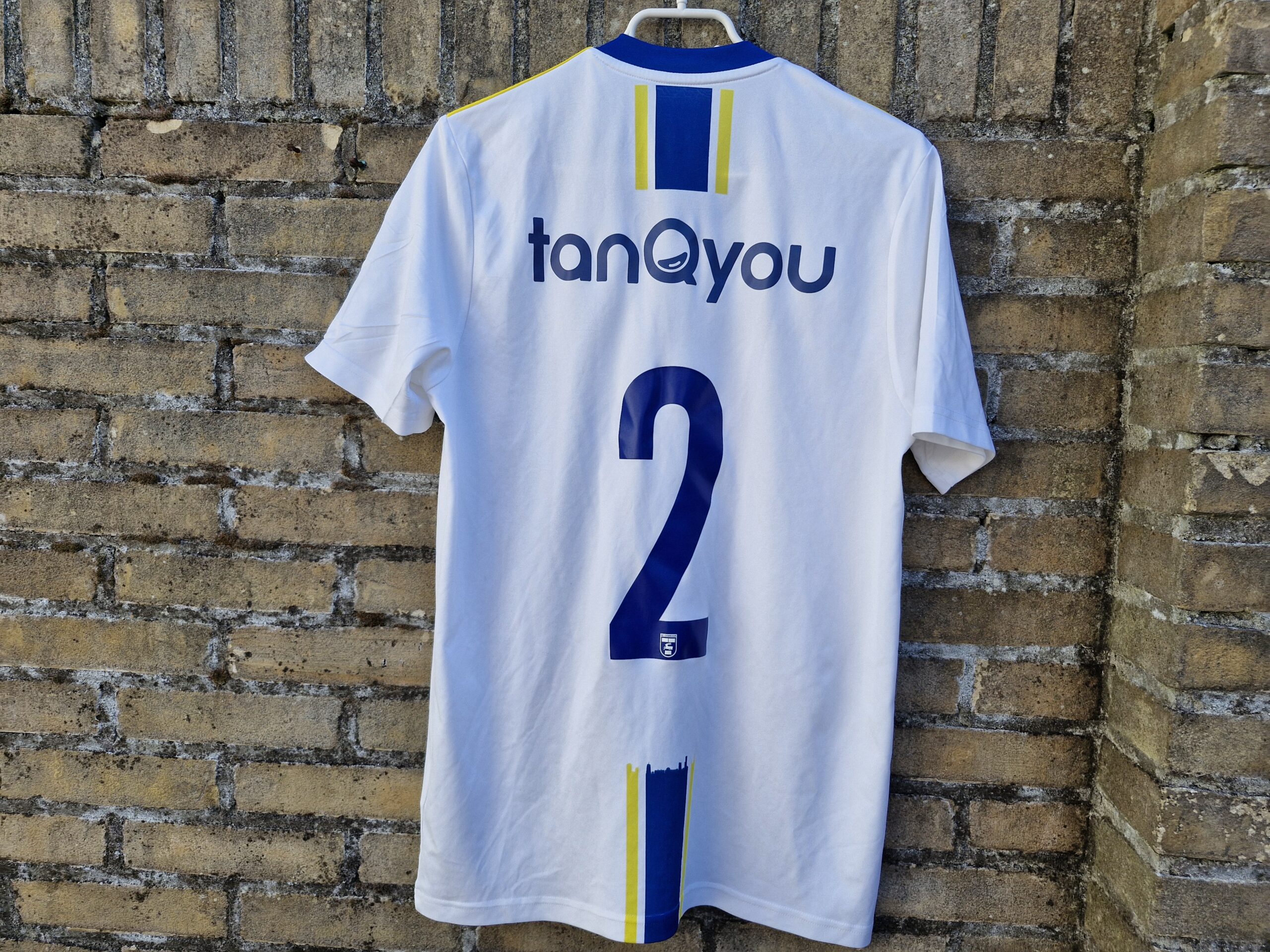 SC Cambuur jeugdshirt + broekje nummer 2 (uit)