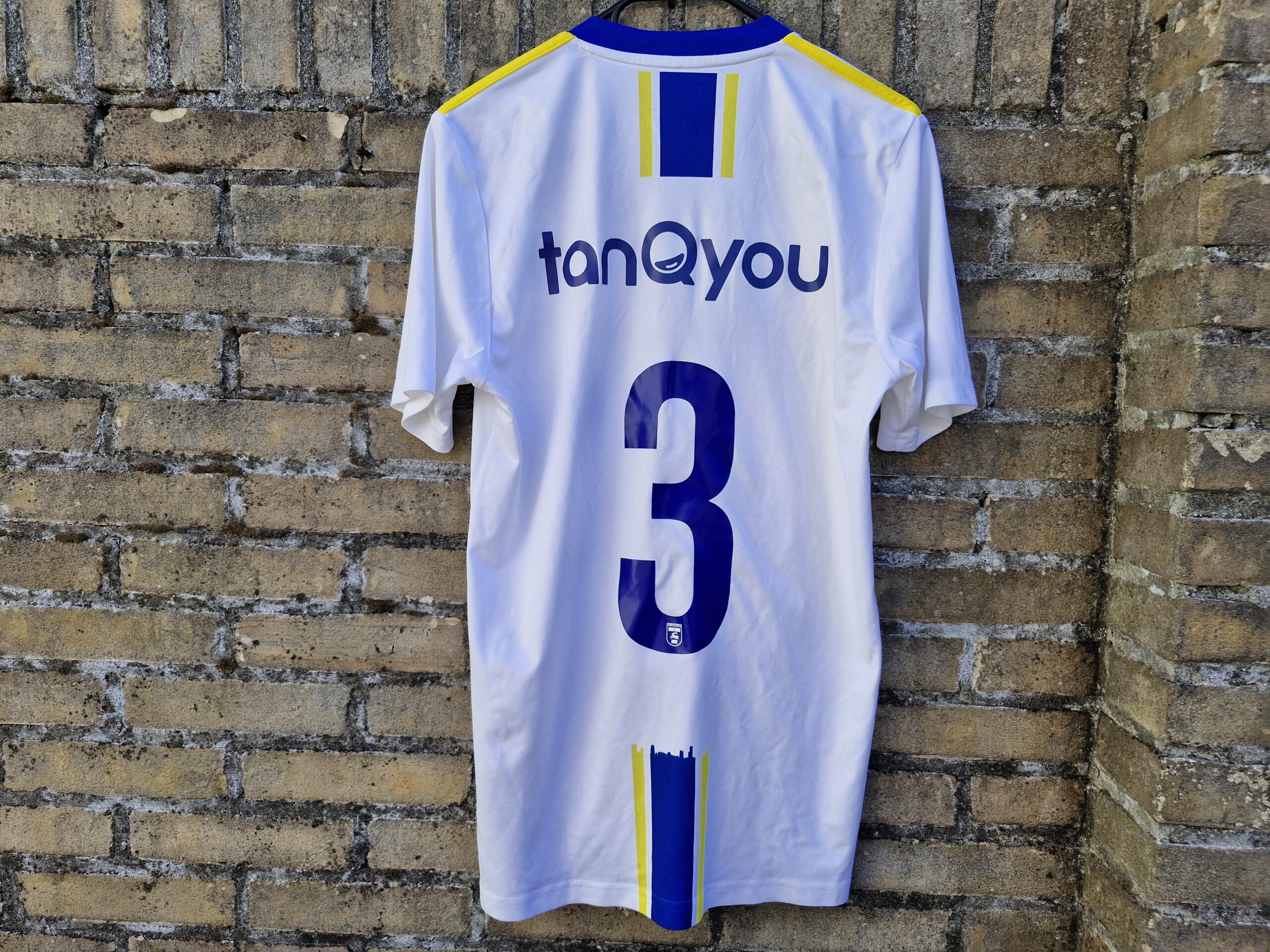 SC Cambuur jeugdshirt + broekje nummer 3 (uit)