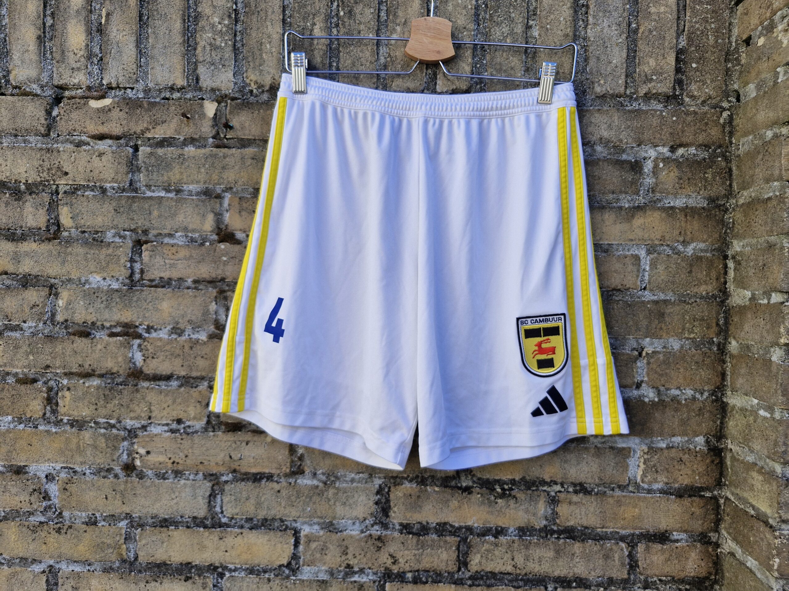 SC Cambuur jeugdshirt + broekje nummer 4 (uit) - Afbeelding 4