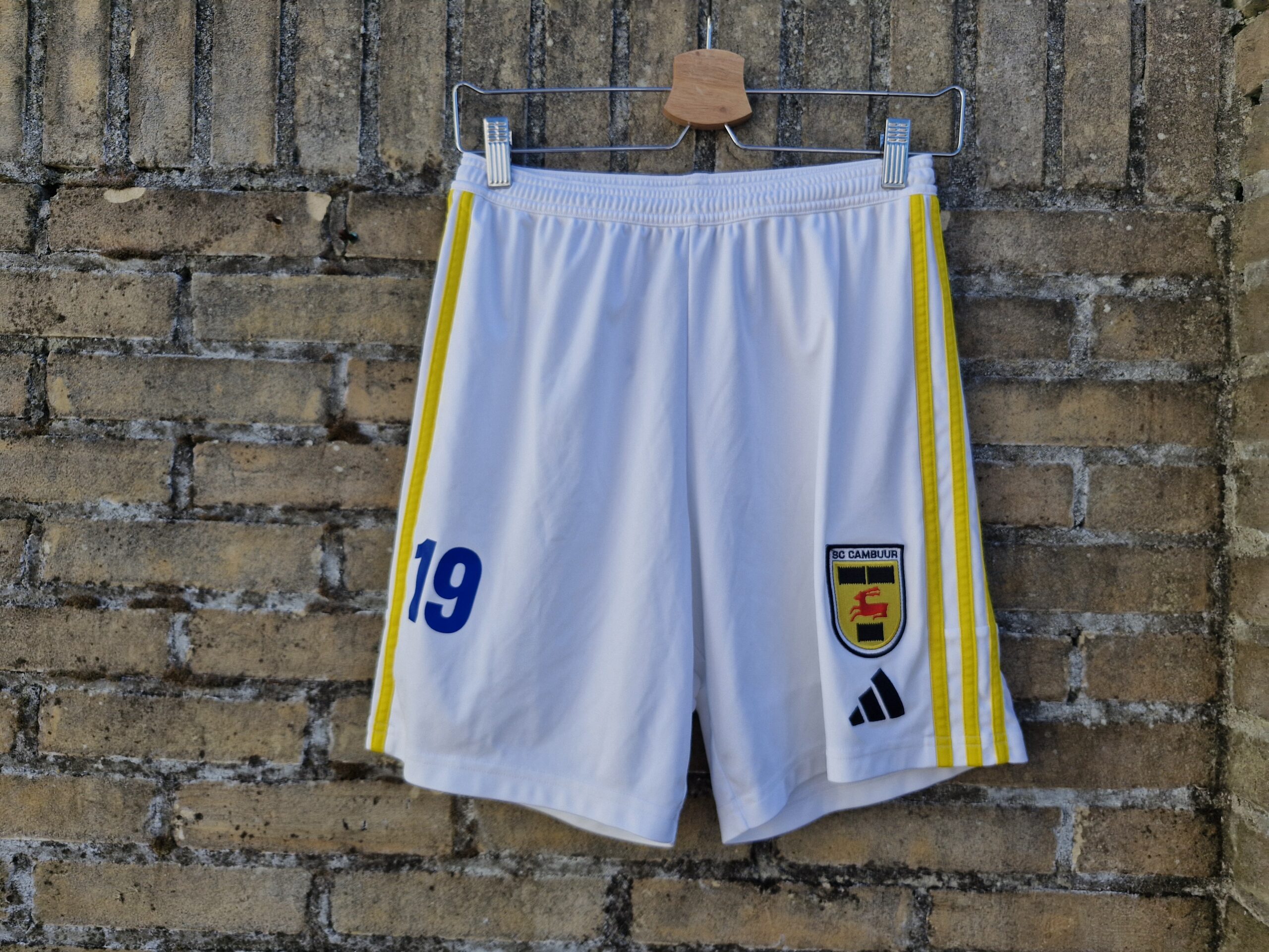 SC Cambuur jeugdshirt + broekje nummer 19 (uit) - Afbeelding 7
