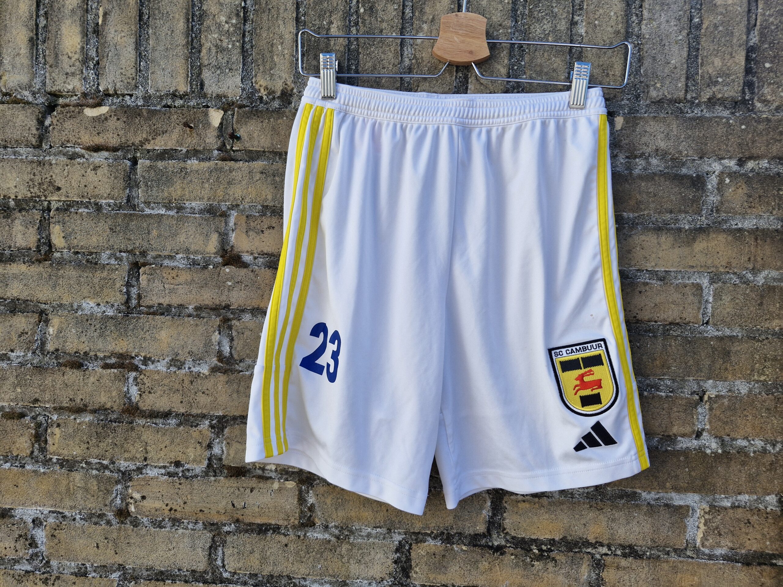 SC Cambuur jeugdshirt + broekje nummer 23 (uit) - Afbeelding 4