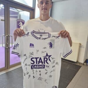 K. Beerschot V.A. gehandtekend awayshirt